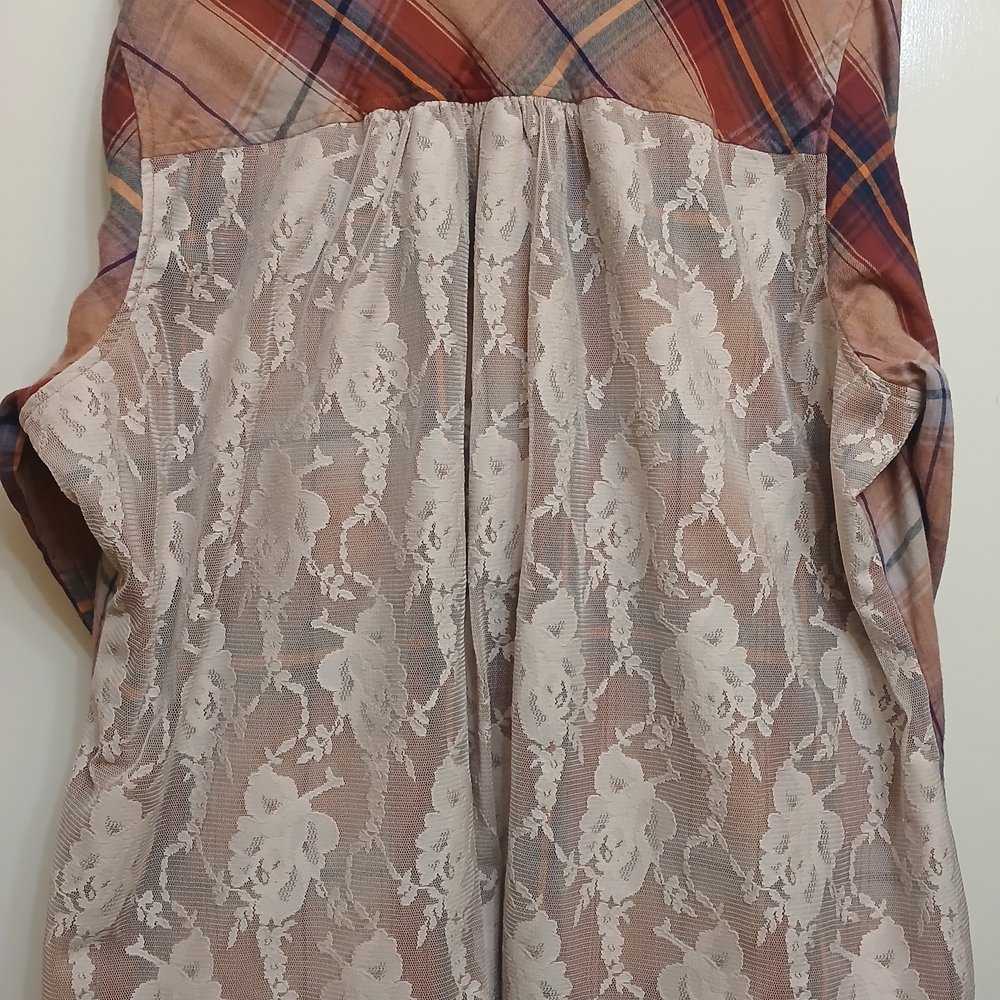 Rue+ Brand Button Up Woman's Shirt with Lace Backing-New Without Tags! - Picture 2 of 8